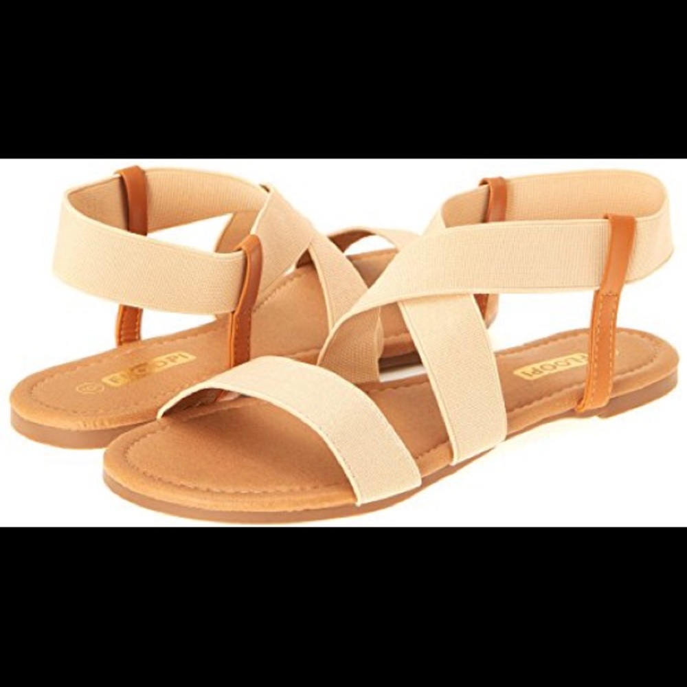 Nude flat sandals
